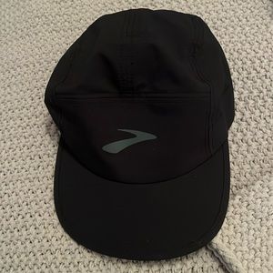 Brooks running hat